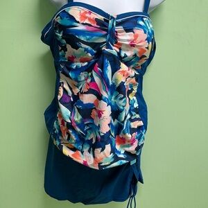 Younique Tropical Floral 2 piece swimsuit. #P187